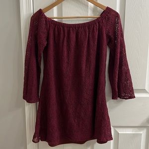 Off shoulder lace dress